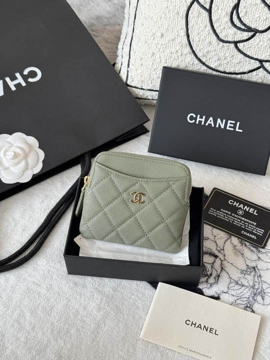 Chanel Caviar Calfskin Gold Buckle Card Holder AP2111
