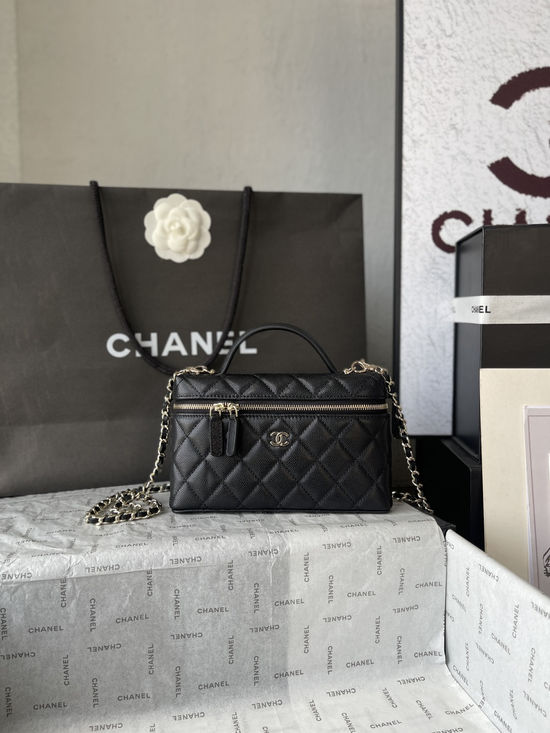 Chanel 25C Chain Clutch Bag AP4485