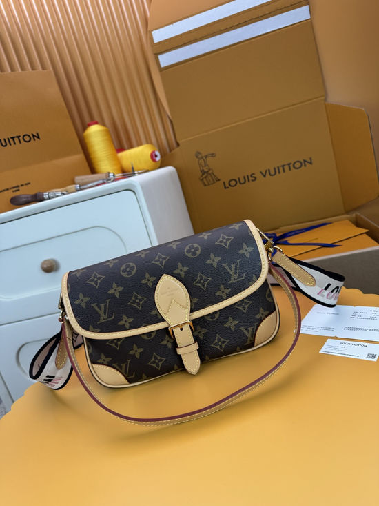 Louis Vuitton Diane Monogram Handbag M45985