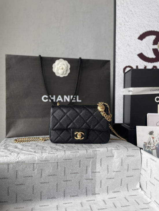 Chanel Heart Chain Caviar Handbag AS3828