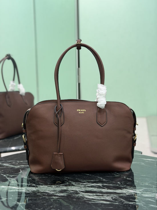 Prada Tote Bag Simple Elegant Functional 1BG600