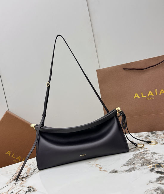 Alaia LE CLICK Large Smooth Curved Clip Bag A1431