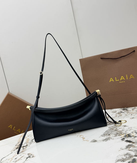 Alaia LE CLICK Large Smooth Curved Clip Bag A1431