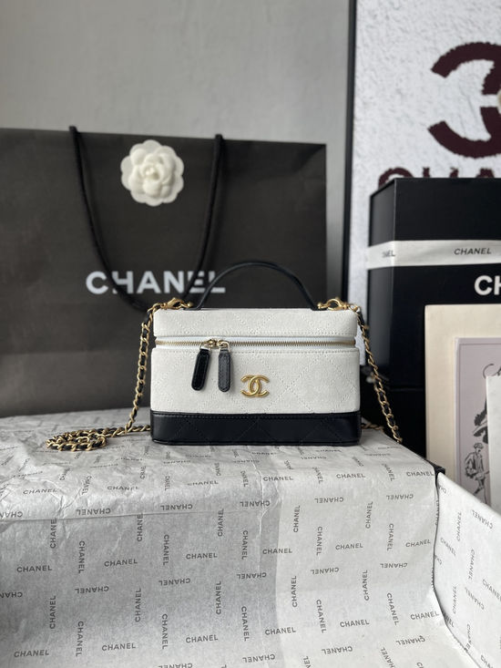 Chanel 26S Suede Lambskin Lunch Box Bag AP5286