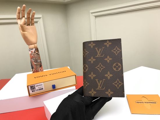 Louis Vuitton Monogram Passport Holder M64502
