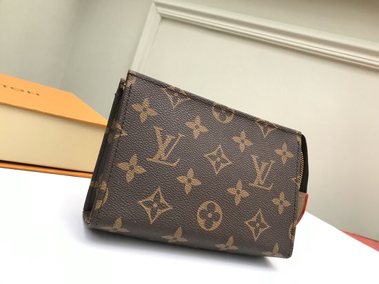Louis Vuitton Monogram Toiletry Pouch M47546