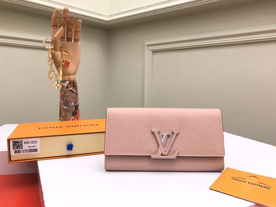 Louis Vuitton Capucines Taurillon Leather Wallet M61250