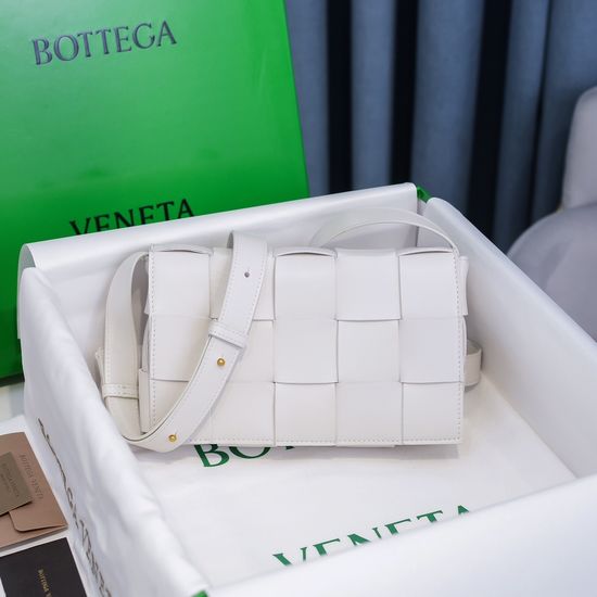 Bottega Veneta CASSETTE Leather Bag 6687