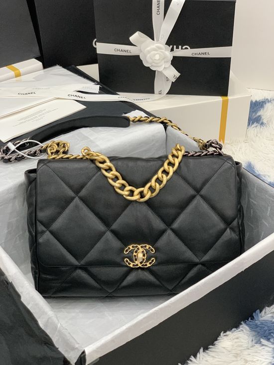 Chanel Classic Lambskin Quilted Flap Handbag 1162