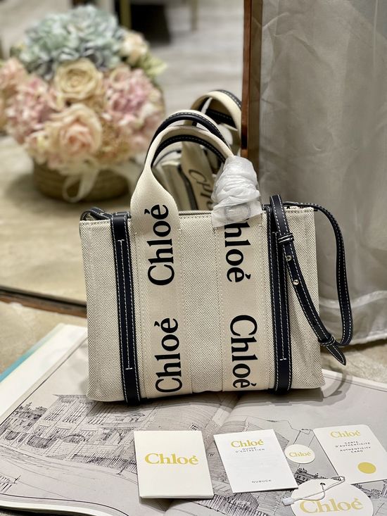Chloe Woody Tote with Attached Strap 17800