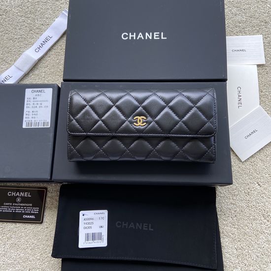 Chanel Wallet Lambskin Gold Hardware A50096