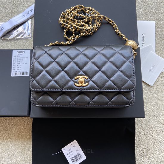 Chanel Lambskin Wallet Gold Hardware AP1450