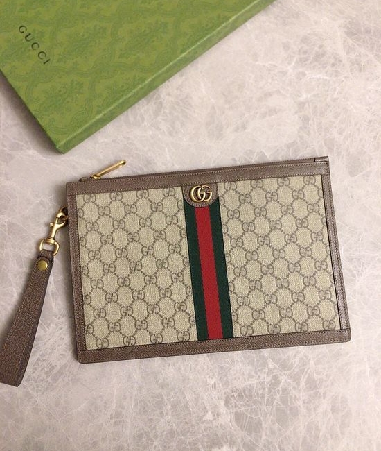 Gucci GG Supreme Waterproof Wallet 575371