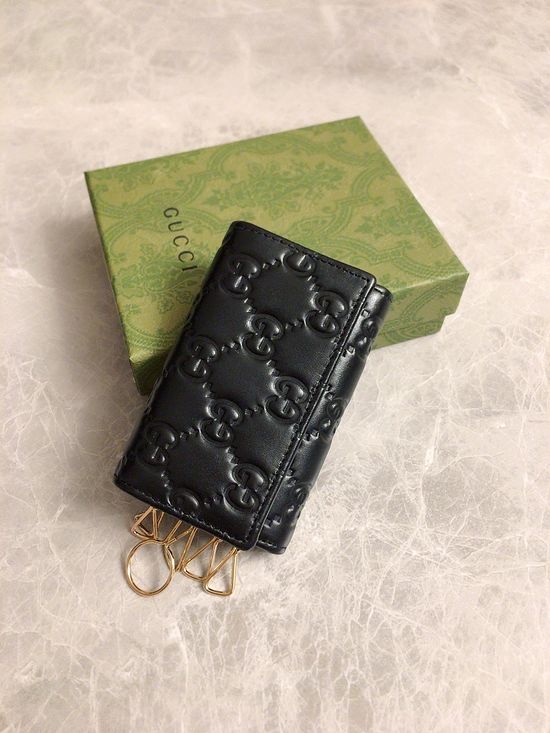 Gucci Key Holder Embossed Leather 138098