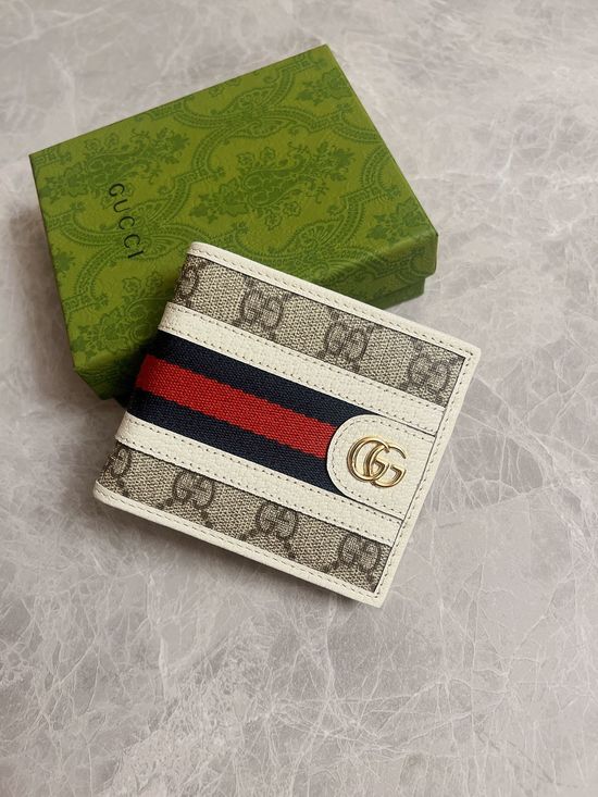 Gucci GG Supreme Canvas Short Wallet 597606