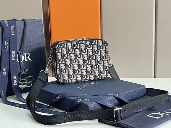 Christian Dior OBLIQUE Pattern Hand/Crossbody Bag CD93310