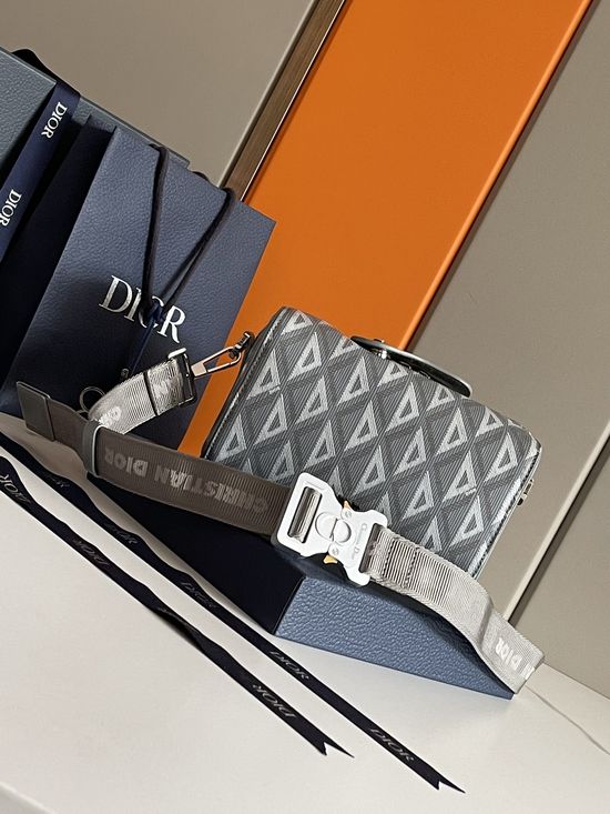 Christian Dior Lingot Messenger Bag D93335