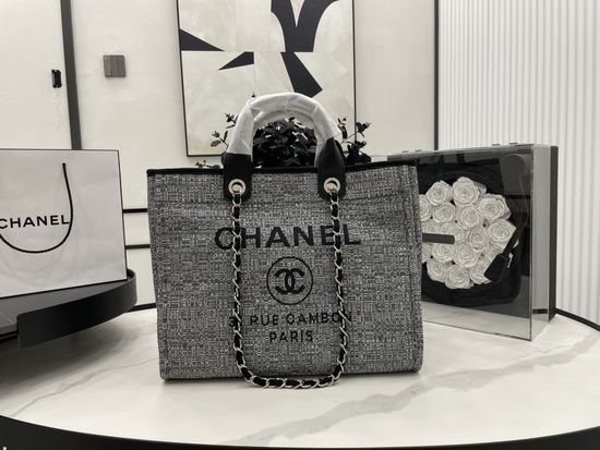 Chanel Beach Bag Large Capacity Canvas Tote 66941