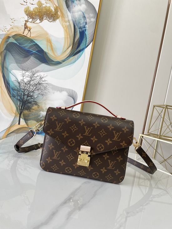 Louis Vuitton Pochette Metis Messenger Bag M40780