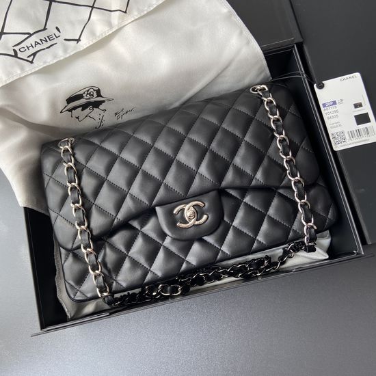 Chanel Classic Series Lambskin Handbag 1113