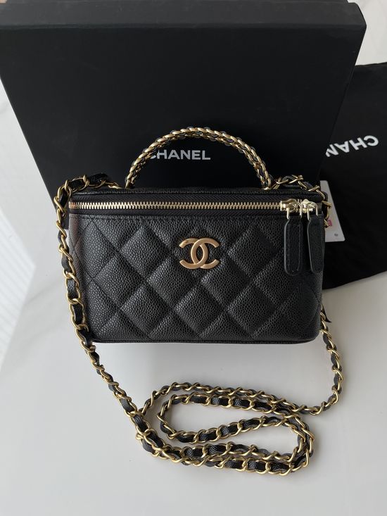 Chanel Classic Caviar Leather Crossbody Bag 2805