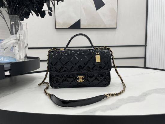 Chanel 22K Handle Flap Leather Crossbody Bag AS3653
