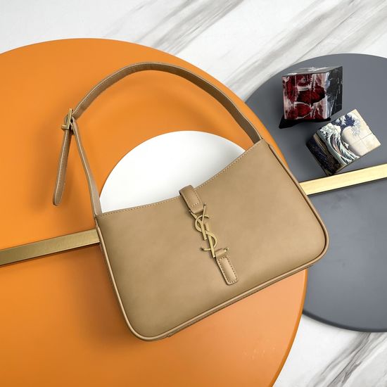 Yves Saint Laurent Le 5 A7 Smooth Leather Shoulder Bag 657228