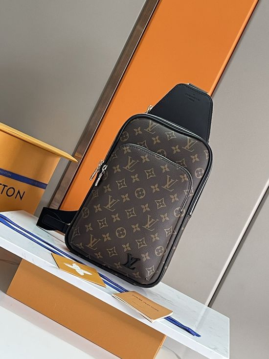 Louis Vuitton Avenue Shoulder Bag N46327