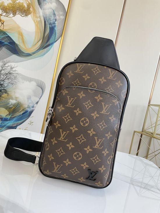 Louis Vuitton AUENUE Monogram Shoulder Bag M46327