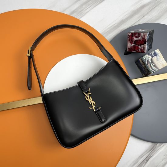 Yves Saint Laurent Le5A7 Shoulder Bag 657228