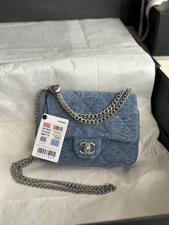 Chanel Camellia Heart Chain Shoulder Bag AS3829