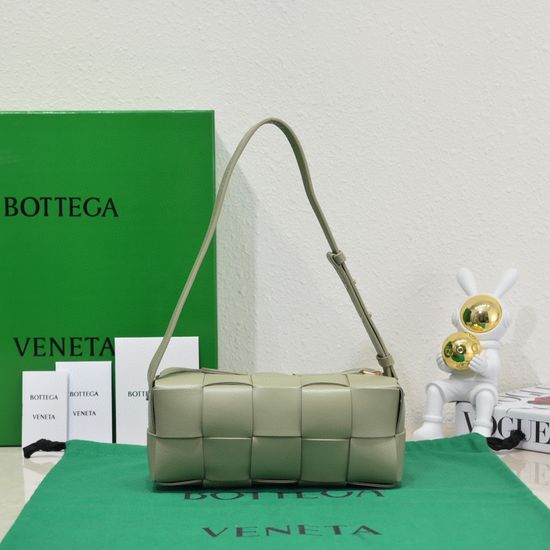 Bottega Veneta Brick Cassette Shoulder Bag Woven Leather 9305