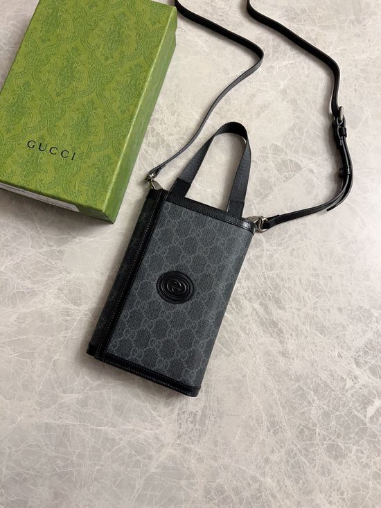 Gucci Interlocking G Clutch Leather Trim 724358