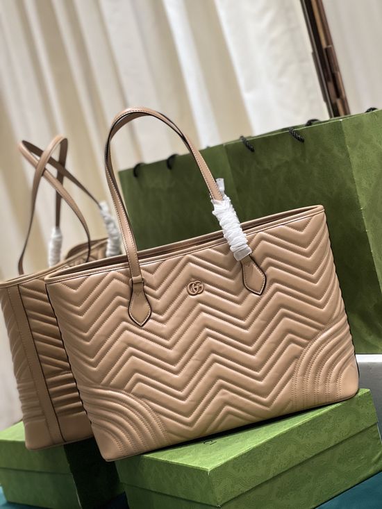 Gucci GG Marmont Large Tote Bag 739684