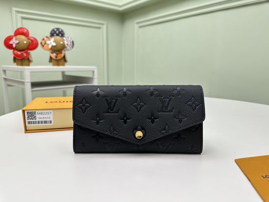 Louis Vuitton Sarah Envelope Leather Wallet M82257