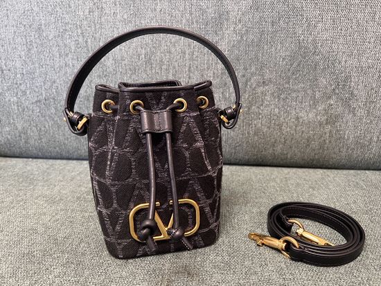 Valentino VLOGO SIGNATURE Mini Bucket Bag 0799