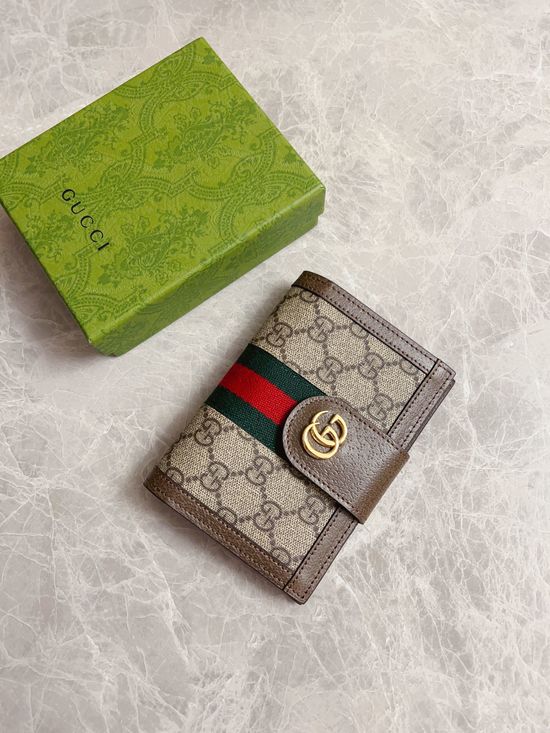 Gucci GG Supreme Canvas Passport Holder 598914