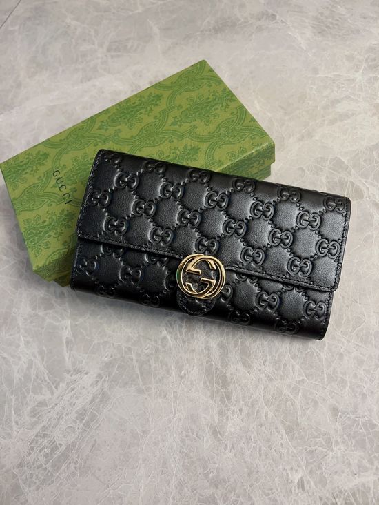 Gucci Wallet Embossed Leather Hardware 615524