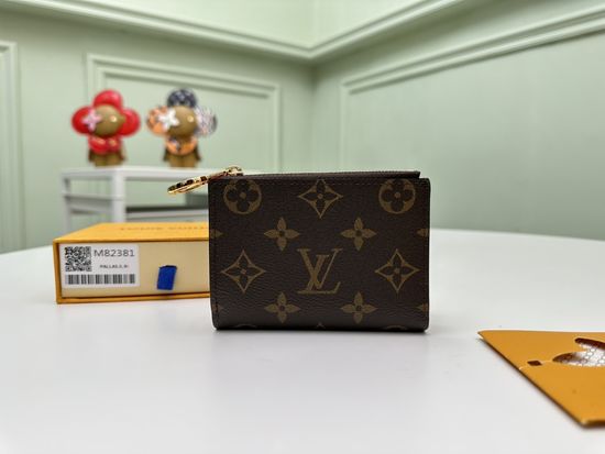 Louis Vuitton Portefeuille Lisa Compact Wallet M82381