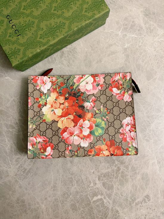 Gucci Printed PVC Leather Clutch 430268
