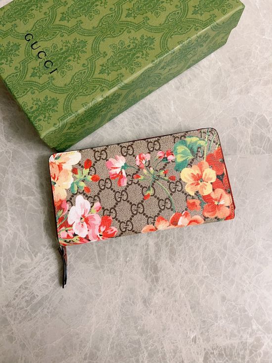 Gucci Flower Print Leather Zipper Wallet 404071