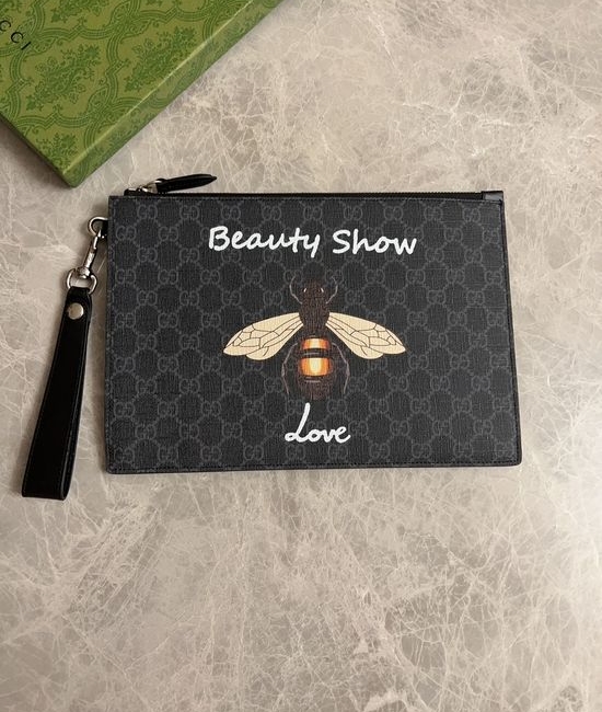 Gucci Bee Print Clutch 473904