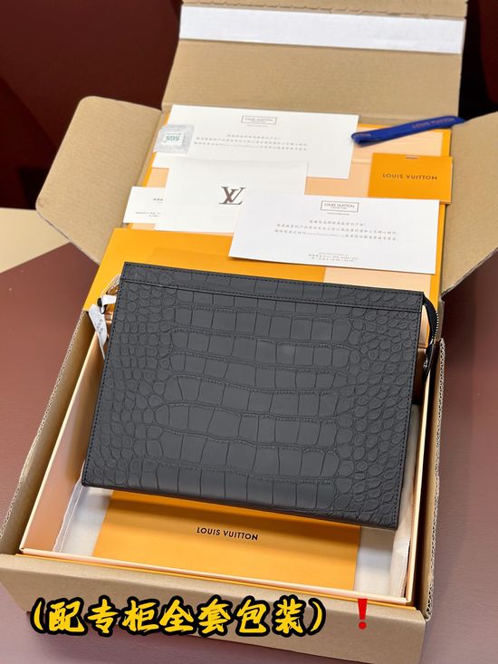 Louis Vuitton Toiletry Pouch Crocodile Black N41696