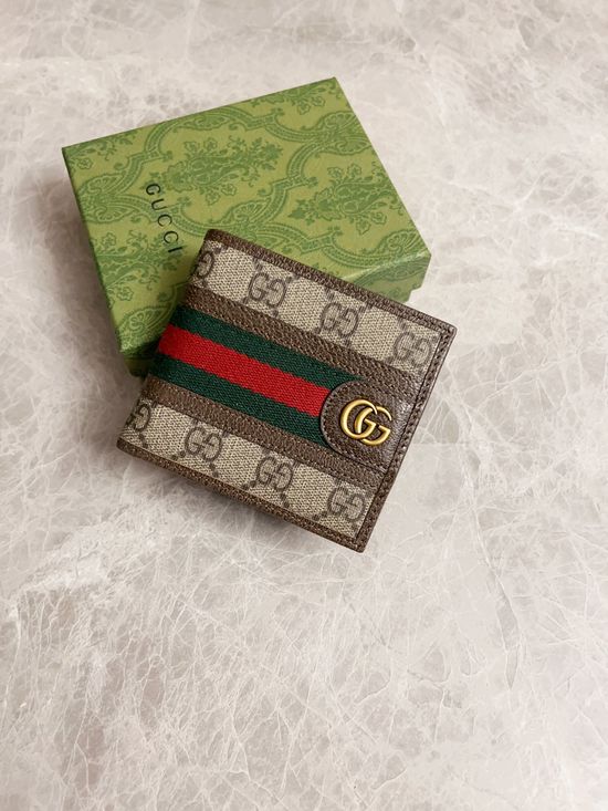 Gucci GG Supreme Canvas Short Wallet 597609