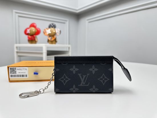 Louis Vuitton Voyage Monogram Key Holder M82776