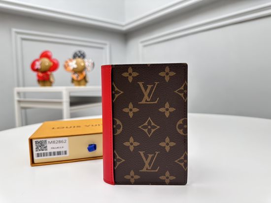 Louis Vuitton Passport Holder Monogram M82862