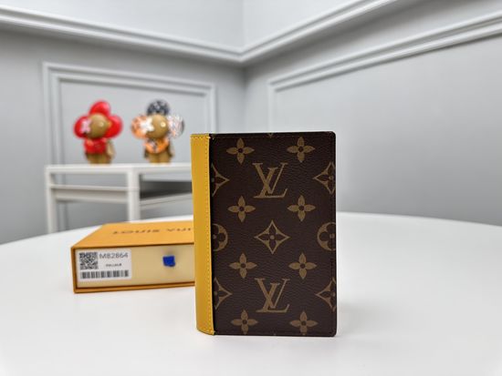 Louis Vuitton Passport Holder Monogram M82864