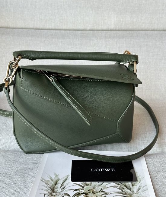 Loewe Puzzle Edge Emerald Green Handbag 3000b