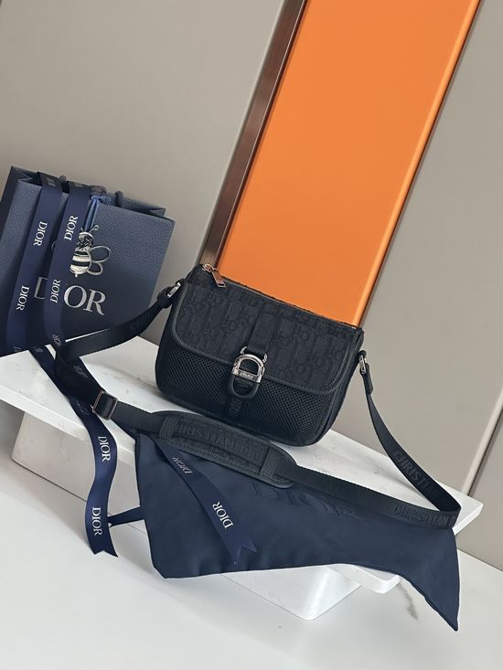 Christian Dior Christian Dior 8 Crossbody Bag 93379
