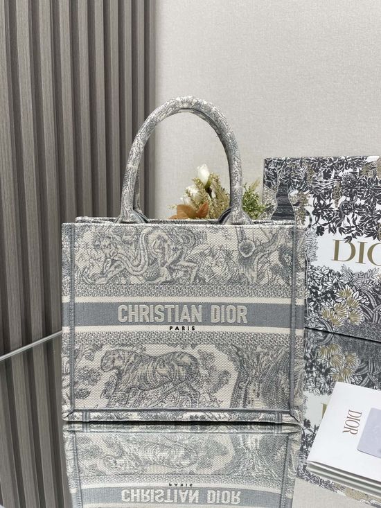 Christian Dior Vintage D Embroidery Shopping Bag 550